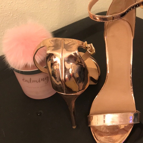 Shoes - Picture 4 of 4